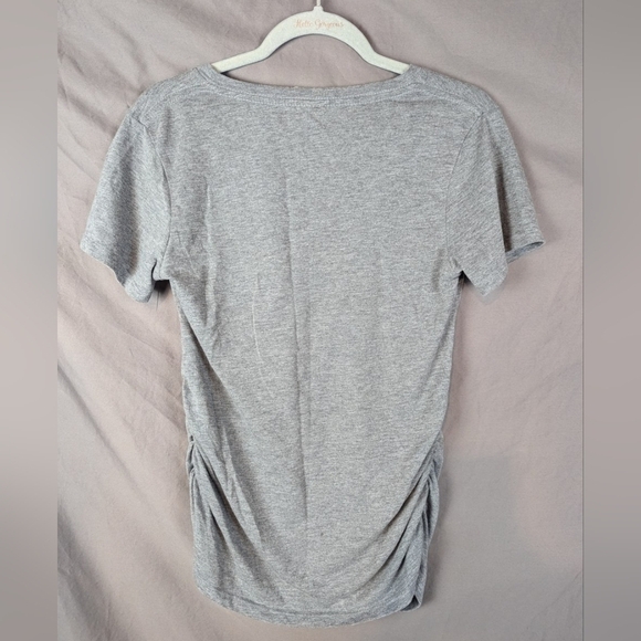 Maternity Mama Bear tshirt in medium with ruching in gray/black - Picture 9 of 9